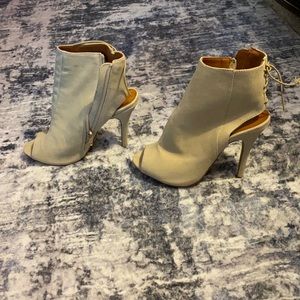 Chinese Laundry Jinxy peep toe bootie Oatmeal